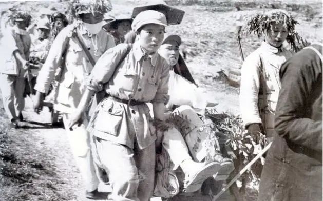 戰士責任重！記參加歷屆全國人大的軍隊女英模代表